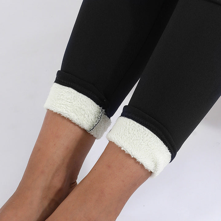 Paksut fleecevuoratut talvileggingsit