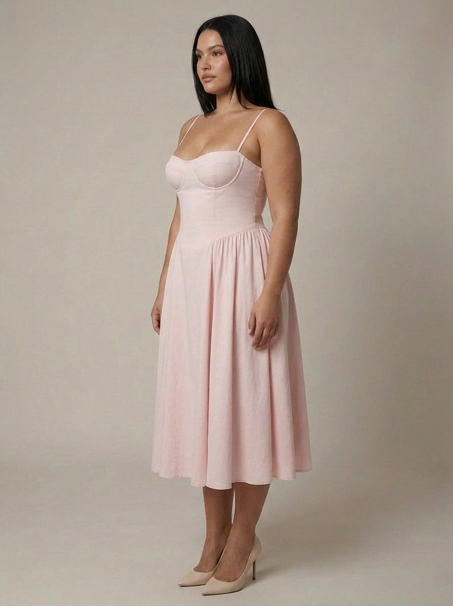 Laura | Minimalistinen Pitkä Mekko Kerätyllä Kaarrokkeella