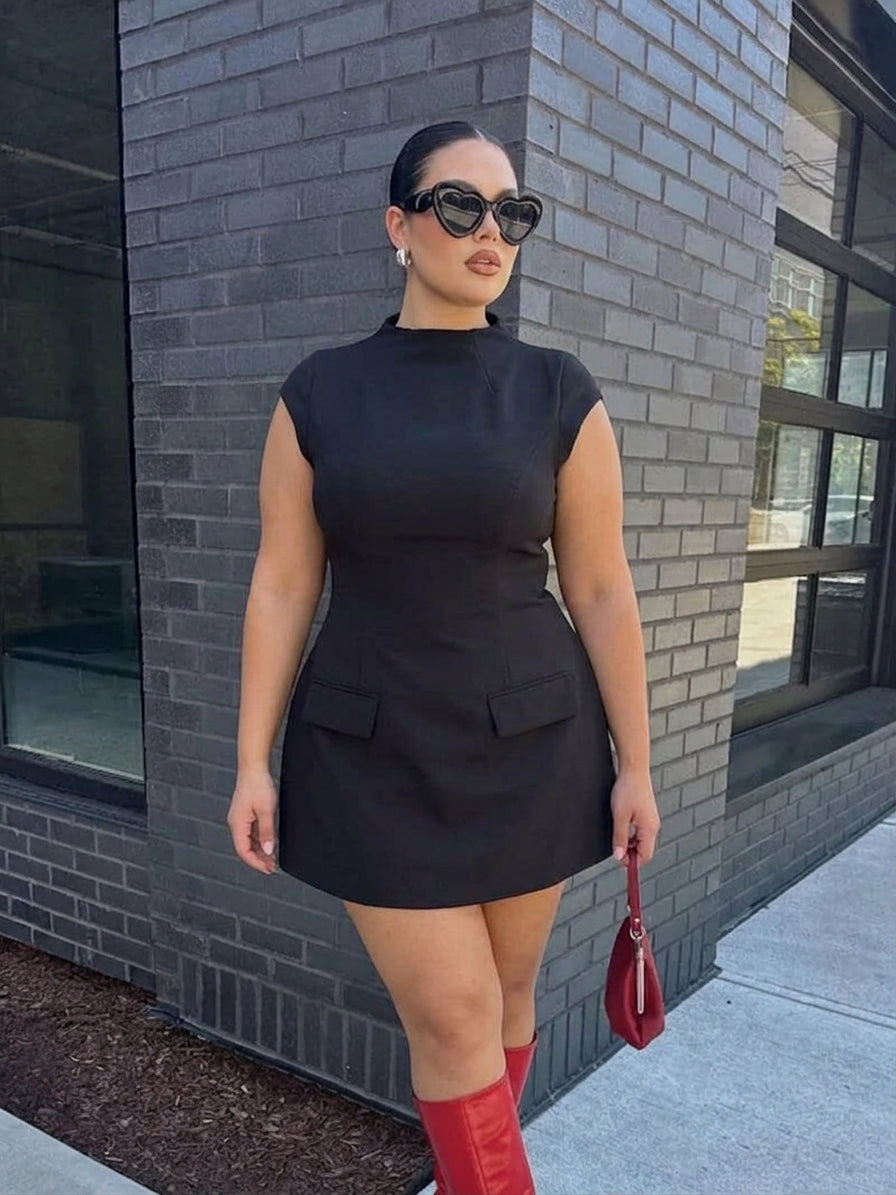 Elina | Vartaloa Myötäilevä Lyhyt Iltamekko